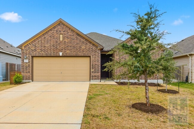 8005 Crystalbrook W in Austin, TX - Building Photo - Building Photo