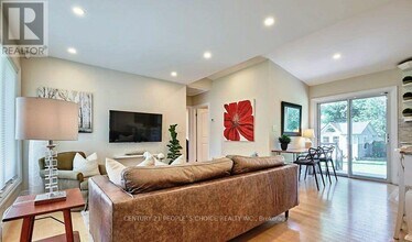 1160 STRATHY Ave in Mississauga, ON - Building Photo - Building Photo