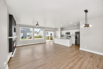 604 NE Pearl Dr in Ankeny, IA - Building Photo - Building Photo