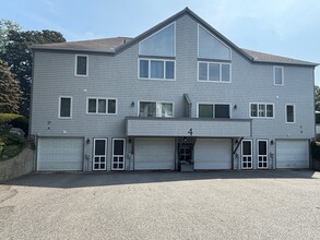 421 Bellevue Ave, Unit 4a in Newport, RI - Building Photo - Building Photo