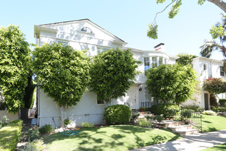 9925 Robbins Dr in Beverly Hills, CA - Building Photo - Primary Photo