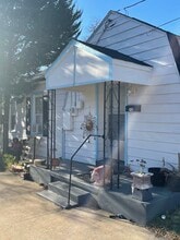 212 N McKown Ave in Sherman, TX - Building Photo - Building Photo