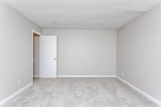 Pineview Apartments in Morrow, GA - Building Photo - Interior Photo