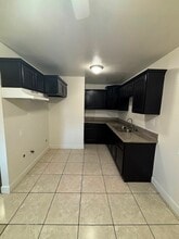 705 E 52nd Pl in Los Angeles, CA - Building Photo - Building Photo