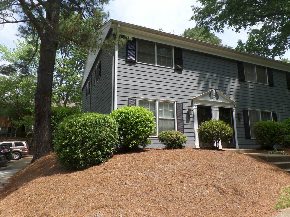 2800 Carriage Dr in Winston-Salem, NC - Building Photo