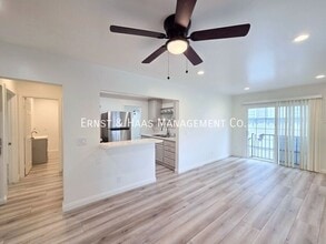 1084 Walnut Ave in Long Beach, CA - Building Photo - Building Photo