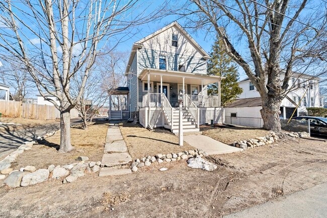 7 Sweetser Ave in Reading, MA - Building Photo - Building Photo