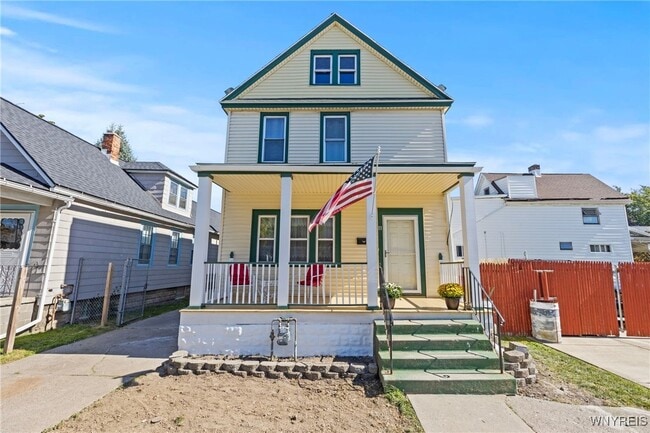 property at 11 Baynes St
