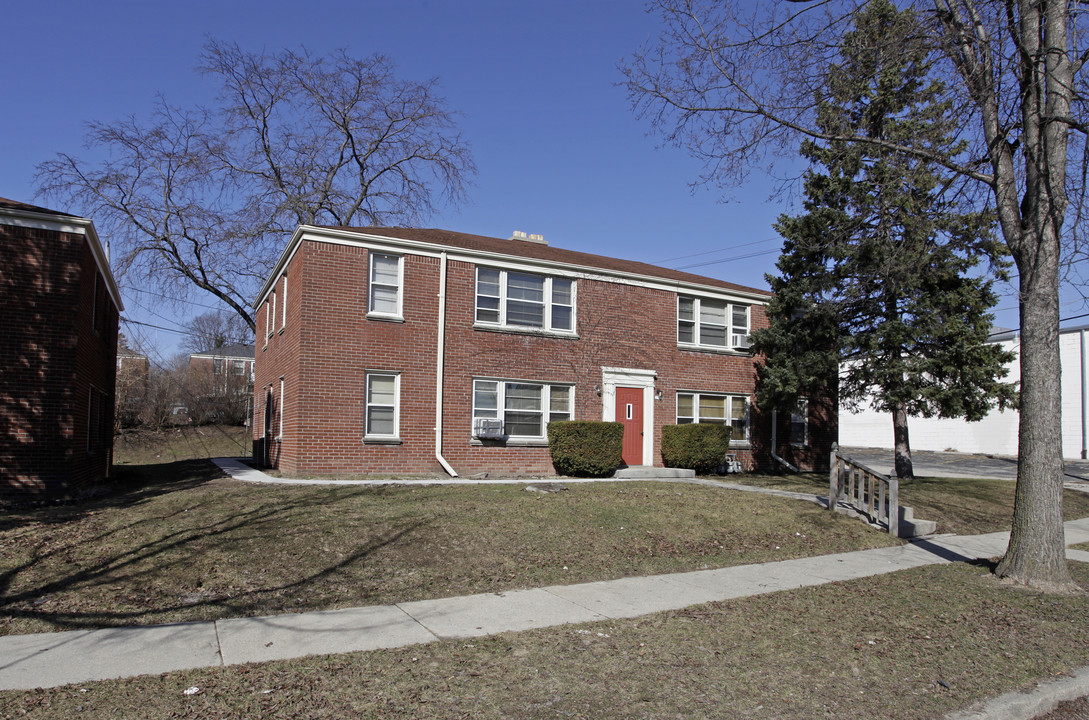 2323 S 91st St in West Allis, WI - Foto de edificio