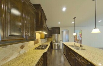 5018 Dominion Blvd in Irving, TX - Building Photo - Building Photo