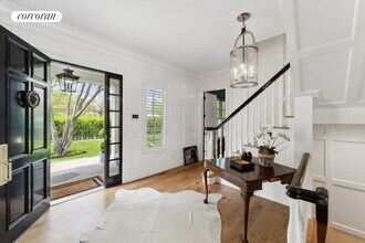 361 Madison St in Sag Harbor, NY - Building Photo - Building Photo