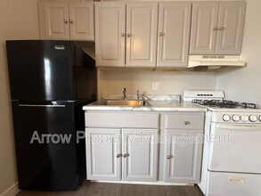 1416 Oakland Rd NE in Cedar Rapids, IA - Building Photo - Building Photo