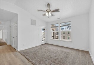 1807 W Eaglewood Dr in Saratoga Springs, UT - Building Photo - Building Photo