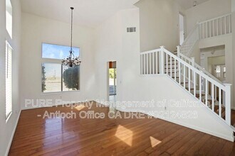 2304 Yorkshire Ct in Antioch, CA - Building Photo - Building Photo