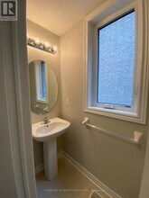 142 Finegan Cir in Brampton, ON - Building Photo - Building Photo