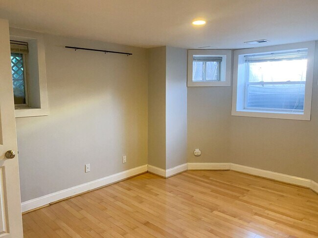 721 E St NE in Washington, DC - Building Photo - Building Photo