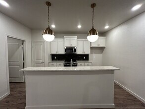 10920 Abbeville Ave in Lubbock, TX - Foto de edificio - Building Photo