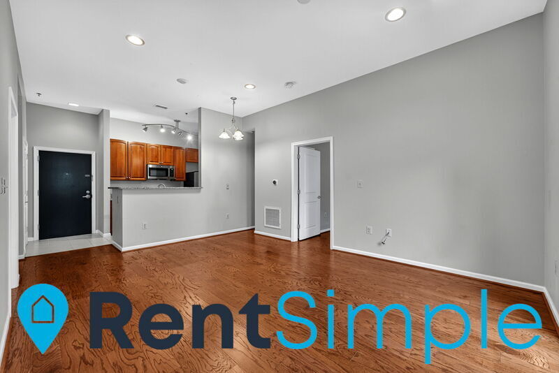 309 Holland Ln in Alexandria, VA - Building Photo