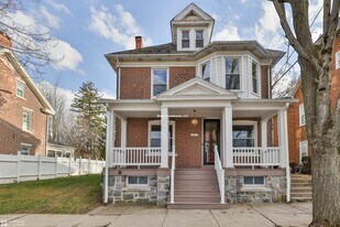 67 W Laurel St in Bethlehem, PA - Building Photo