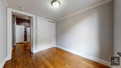 West 14th Street in New York, NY - Foto de edificio - Building Photo