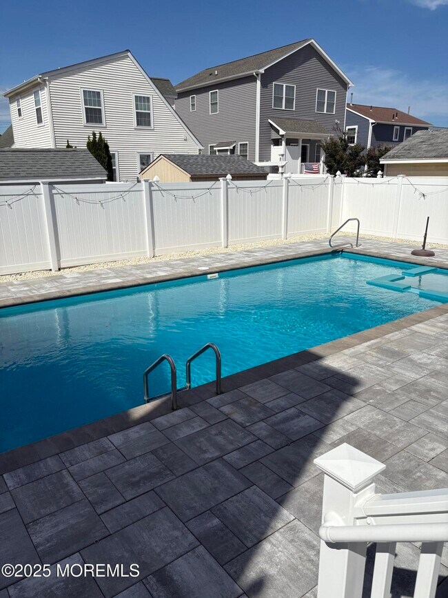 107 Ortley Ave in Lavallette, NJ - Building Photo - Building Photo