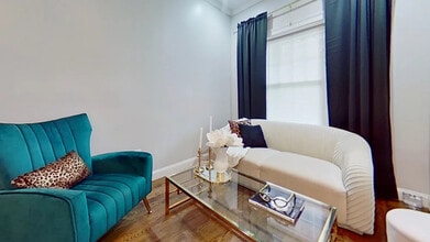 2973 Washington St, Unit A in Boston, MA - Foto de edificio - Building Photo