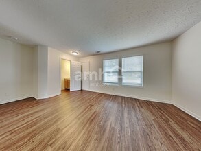 781 Ackerly Dr in Independence, KY - Foto de edificio - Building Photo