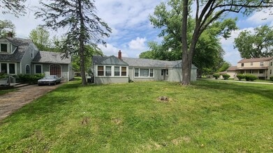 16002 Spaulding Ave, Unit 12 in Markham, IL - Building Photo - Building Photo