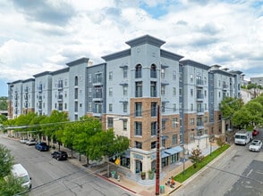 Axis West Campus in Austin, TX - Foto de edificio - Building Photo