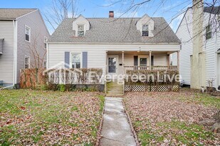 1714 Bide A Wee Park Ave in Columbus, OH - Building Photo