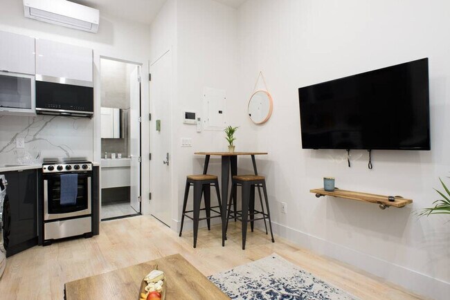 315 E 78th St in New York, NY - Building Photo - Building Photo