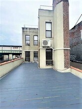 1727 Broadway in Brooklyn, NY - Building Photo - Building Photo