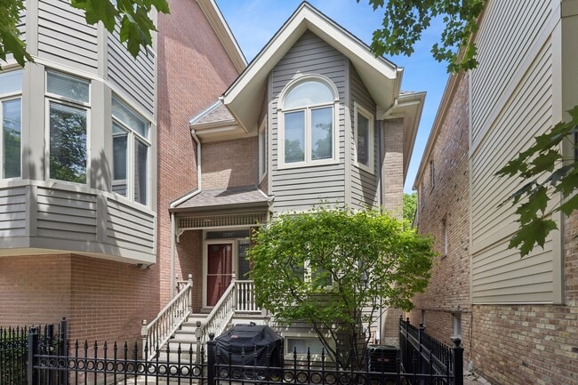property at 1238 W Fletcher St