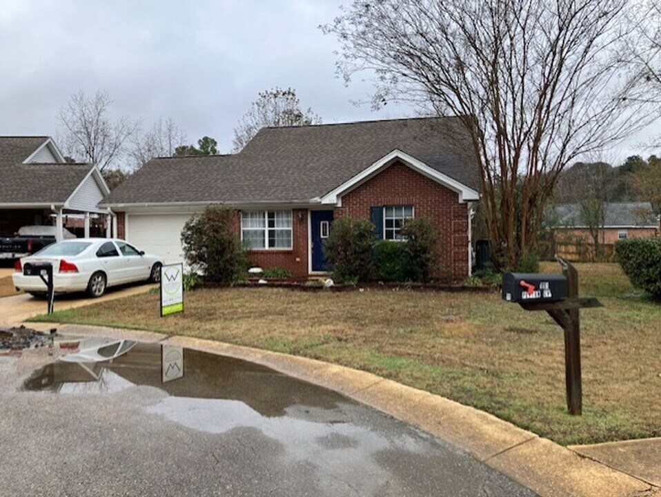 108 Peyton Cove in Saltillo, MS - Building Photo