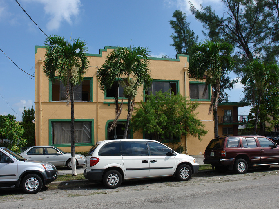 1637 SW 5th St in Miami, FL - Building Photo