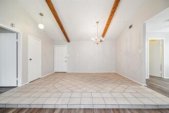 2039 Hilton Head Dr in Missouri City, TX - Building Photo - Building Photo