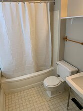 114 Parker St, Unit 2 in Cincinnati, OH - Foto de edificio - Building Photo