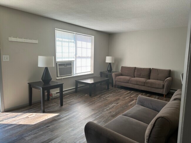 140 Kathy Ave, Unit 4 in Greeneville, TN - Foto de edificio - Building Photo