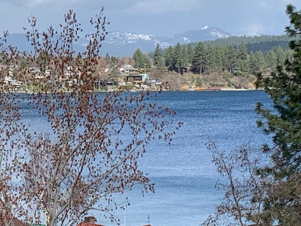 1321 S Wright Blvd in Liberty Lake, WA - Building Photo