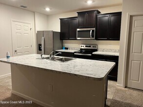388 Guinevere Dr SW in Melbourne, FL - Building Photo - Building Photo