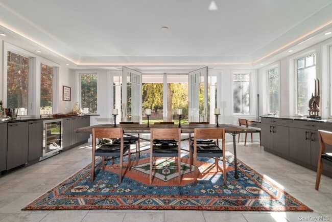 12 Partridge Dr in Sag Harbor, NY - Building Photo - Building Photo