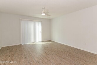 528 Eiseman Wy in Jacksonville, FL - Building Photo - Building Photo