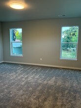 1800 NW Thatcher Rd in Forest Grove, OR - Foto de edificio - Building Photo