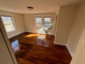 2572 Massachusetts Ave in Cambridge, MA - Building Photo - Building Photo