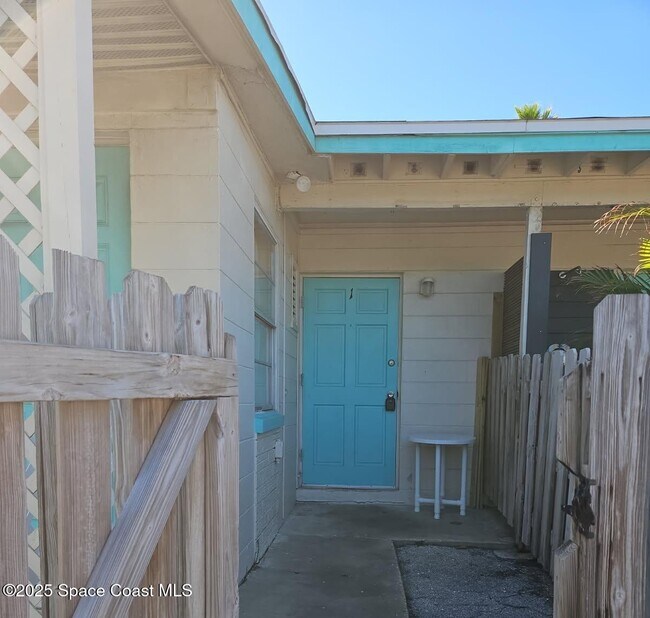 490 S Orlando Ave in Cocoa Beach, FL - Building Photo - Building Photo