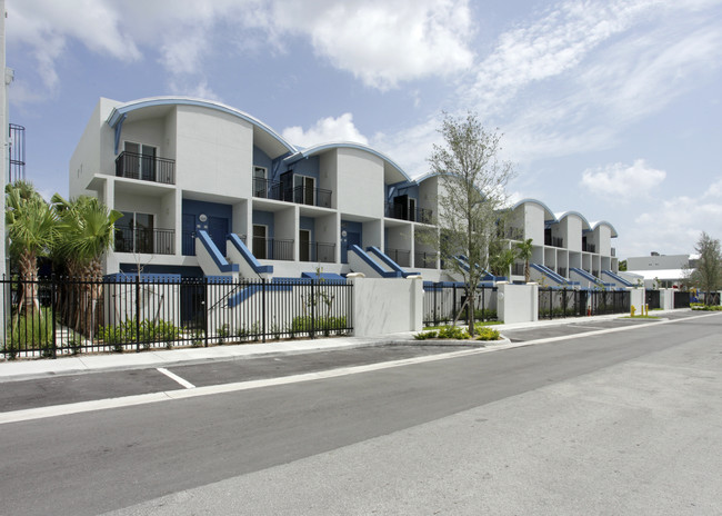 Parkview Gardens in Miami, FL - Building Photo - Building Photo