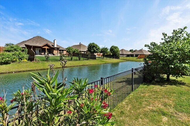 property at 1001 English Ivy Dr