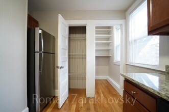 8 Ashford Ct, Unit 3A in Boston, MA - Foto de edificio - Building Photo