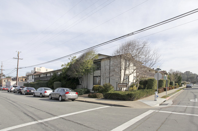 Park Plaza Apartments in Monterey, CA - Foto de edificio - Building Photo