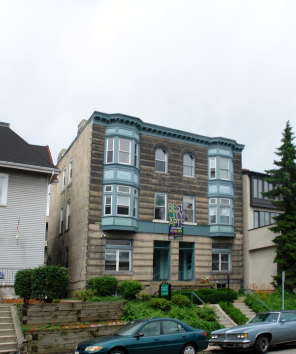 South Negley Avenue in Pittsburgh, PA - Building Photo